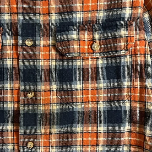 Red and blue plaid flannel button down shirt l1 - Picture 2 of 5